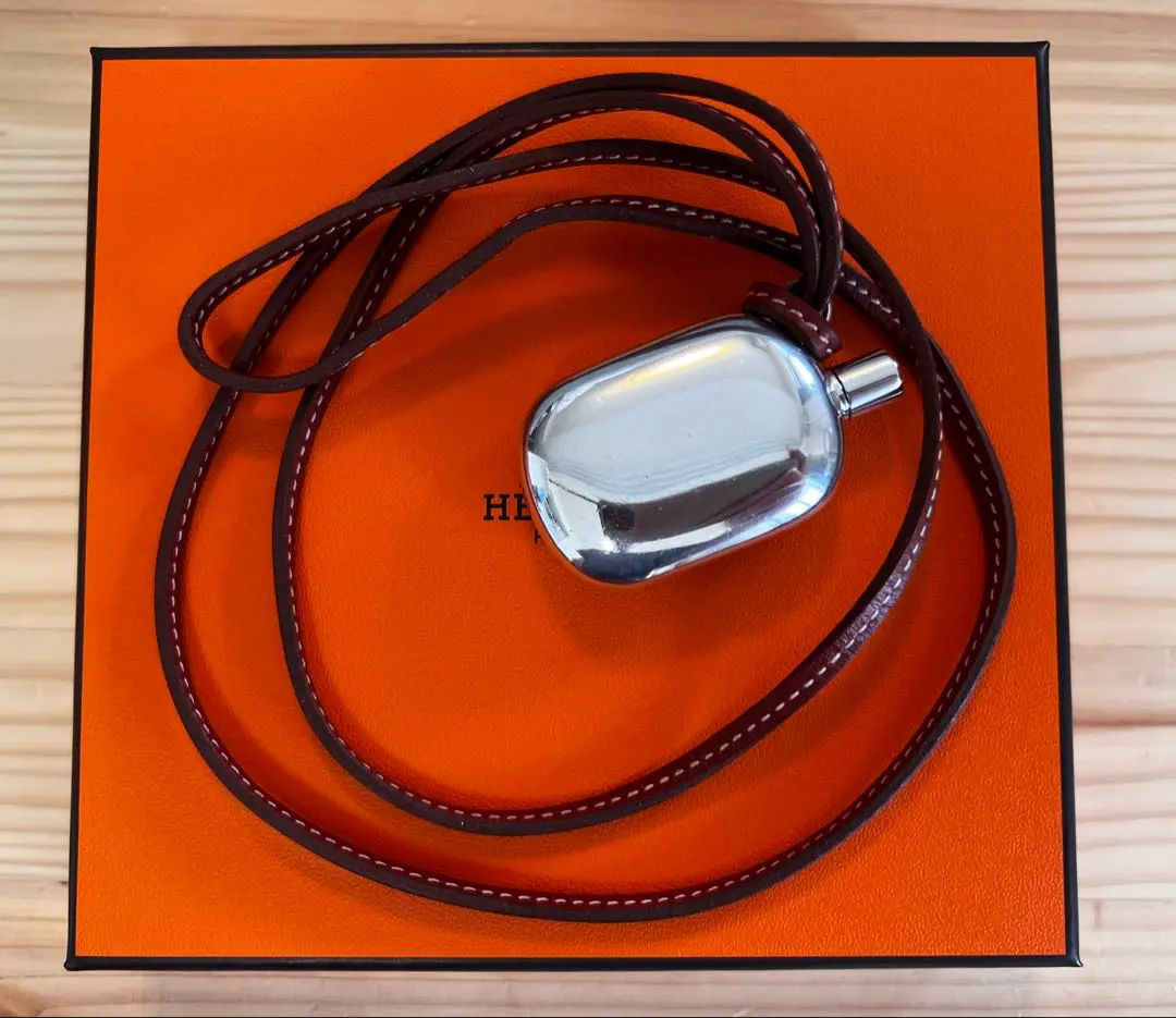 HERMES メタル ピルケース 円形 楽天市場】【返品可】エルメス HERMES ピルケース シルバー