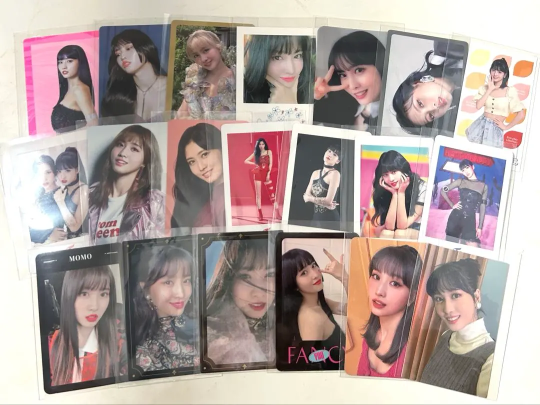 Thumbnail of Twice Momo trading card set
