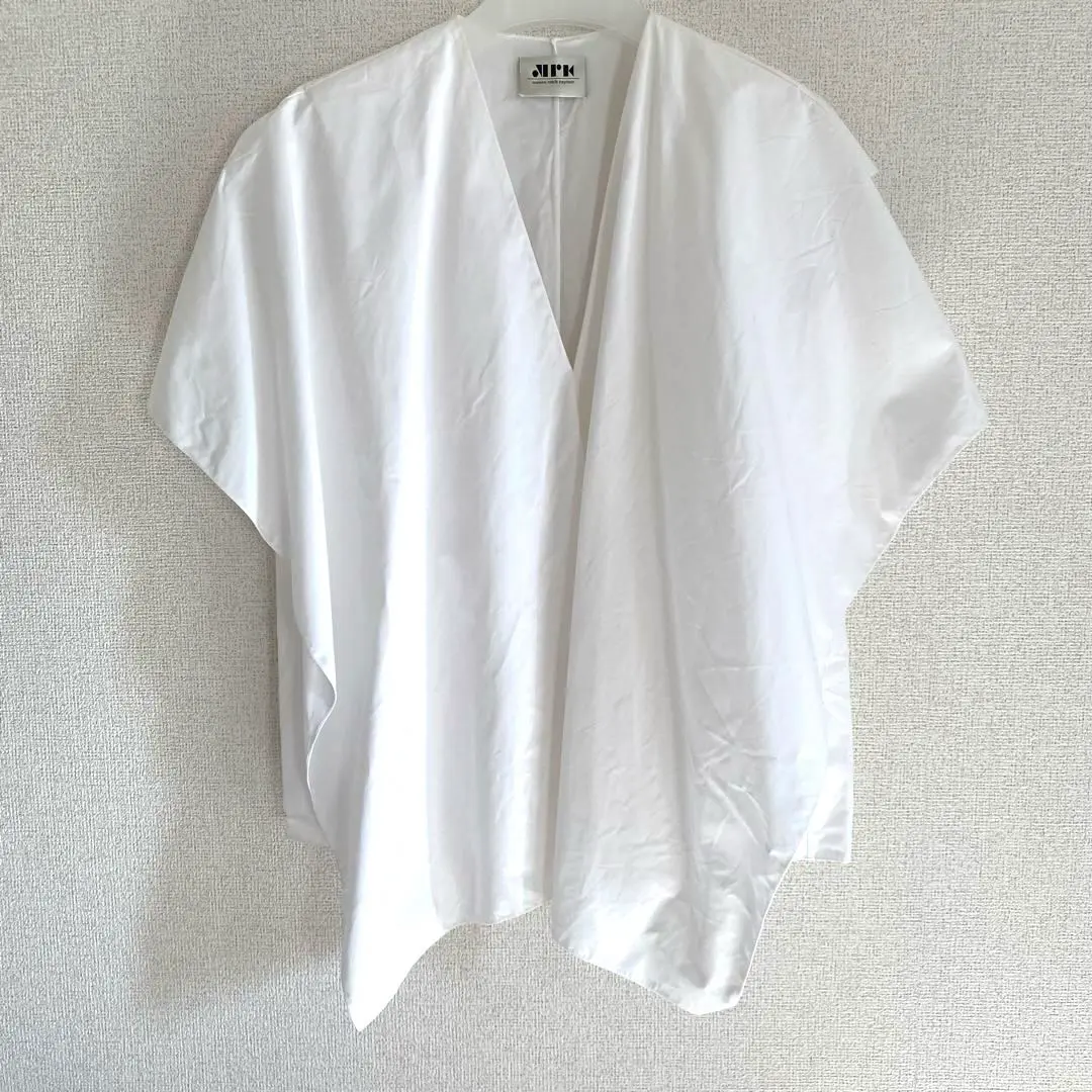 美品 MAISON RABIH KAYROUZ メゾンラビカイルー バックショート ケープブラウス シャツ 34 ホワイト  レディース 古着 中古 美品 MAISON RABIH KAYROUZ メゾンラビカイルー バックショート