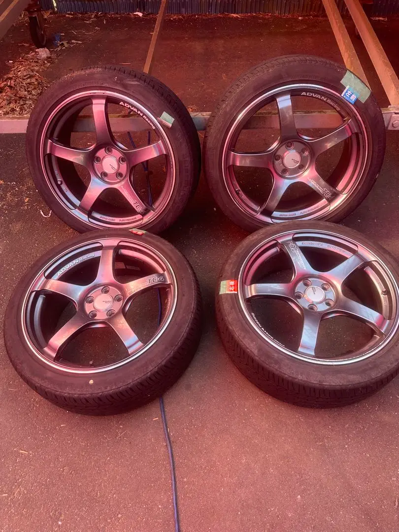 ADVAN Racing TC-4 225/40R18 ⭐︎ステッカー、キャップ付 ADVAN Racing TC-4 225/40R18 ︎ステッカー、キャップ付-製品 取扱店