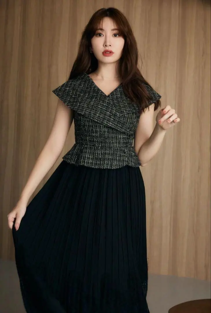 ワンピース Herlipto Siena Big Collar Pleated Dress herlipto Siena Big Collar Pleated Dress