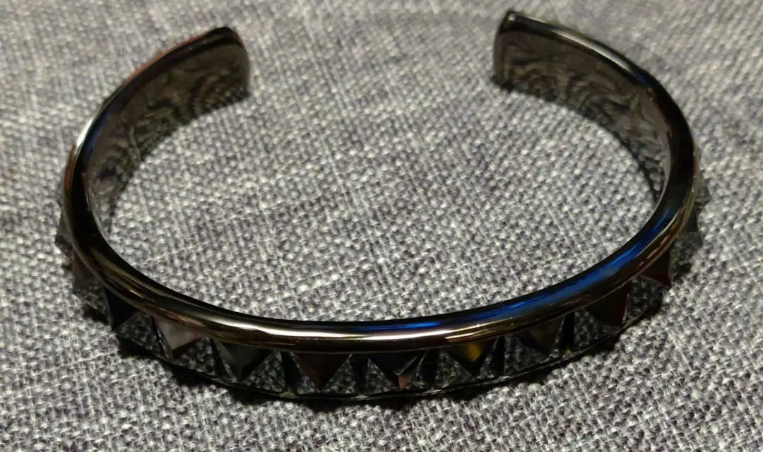 定価88000円　現行品　ホロウ HOLLOOW シルバー バングル　美品 2025年最新】HOLLOOW アクセサリーの人気アイテム - メルカリ