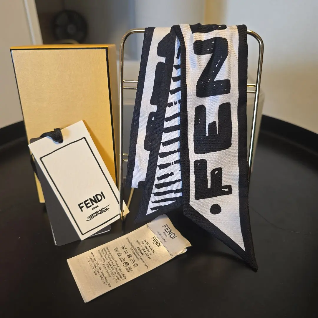 極美品✨ FENDI 20AW JOSHUA VIDES スウェット 極美品✨ FENDI 20AW JOSHUA VIDES スウェット - メルカリ