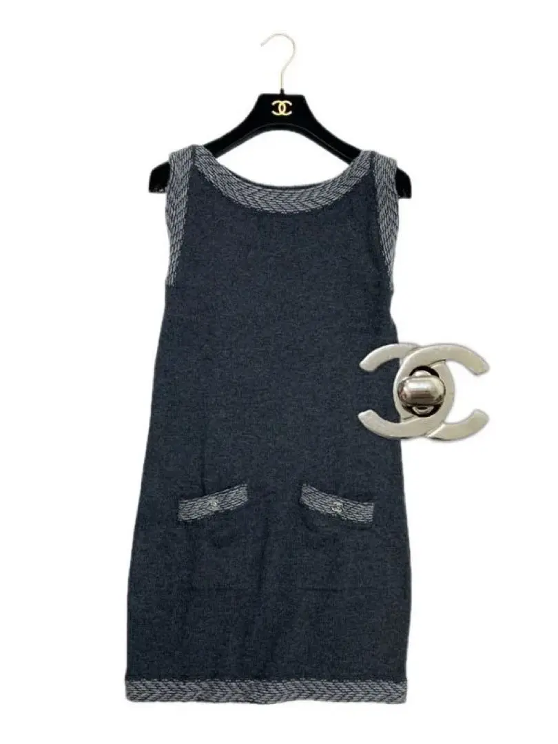 CHANEL ココマーク　ターンロック　ボーダー　カシミヤニット　残糸付き CHANEL ココマークターンロックボーダーカシミヤニット残糸付き