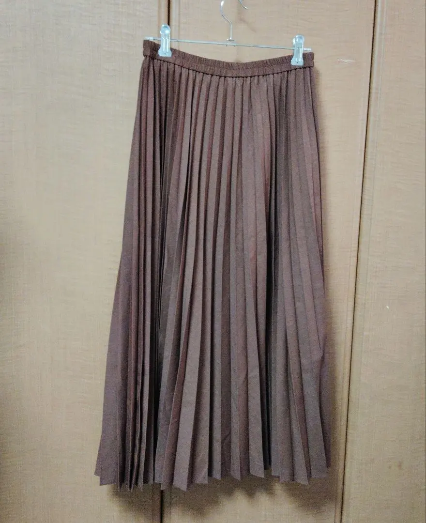 Thumbnail of Brown Pleated Long Skirt - Uniqlo