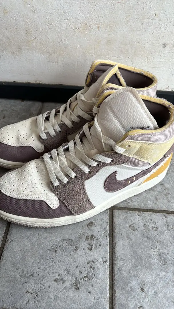 Nike Air Jordan 1 mid 