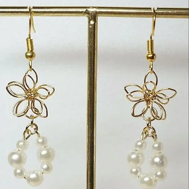 Thumbnail of Flower Motif Pearl Hook Earrings