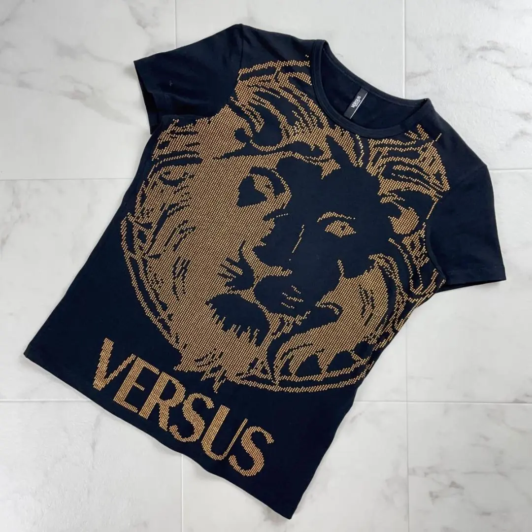 新品VELSUSヴェルサスヴェルサーチェ胸空きトップス半袖カットソー星40XS 新品VELSUSヴェルサスヴェルサーチェ胸空きトップス半袖