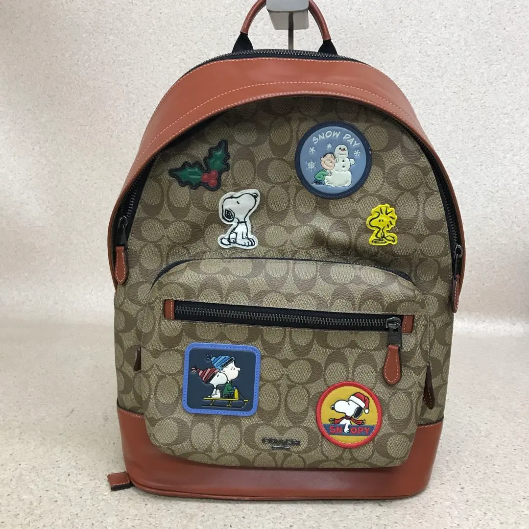 Coach スヌーピー柄 ブラックリュック　新品未使用 2025年最新】COACH×PEANUTSリュックの人気アイテム - メルカリ