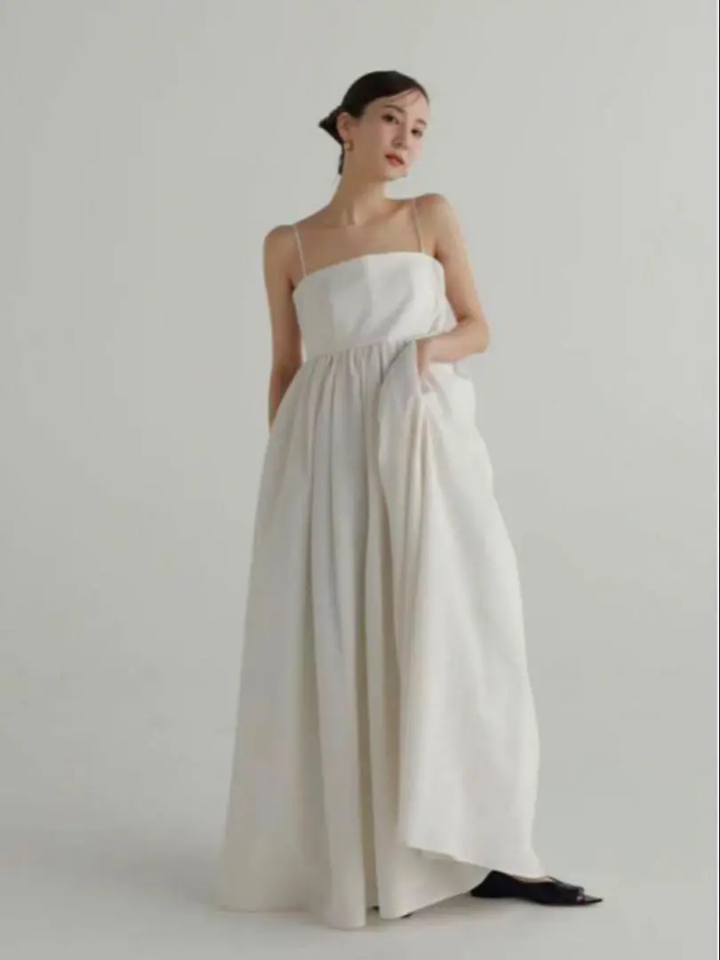 Louren 吊帶裙 的縮圖