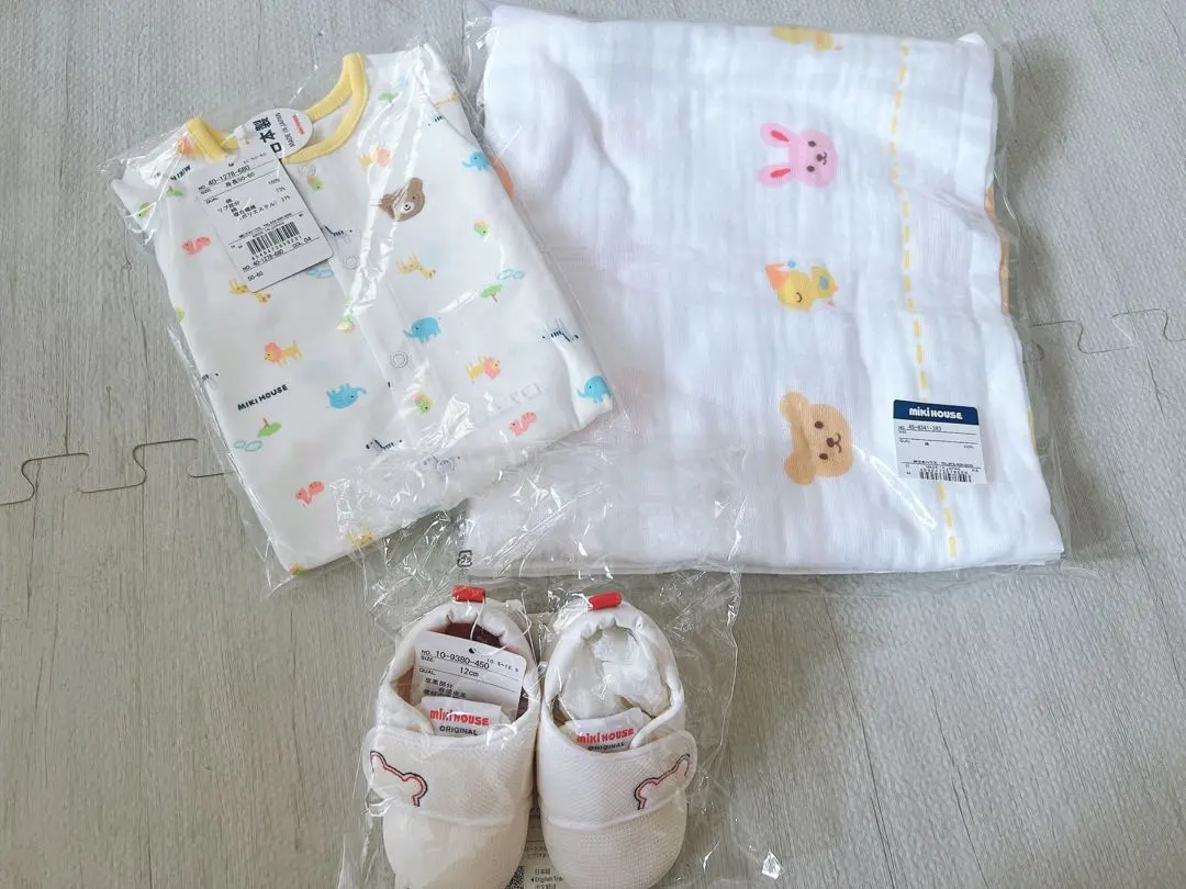 Thumbnail of 【Brand New】Mikihouse Fur Shoes, Pre-all, Bath Towel