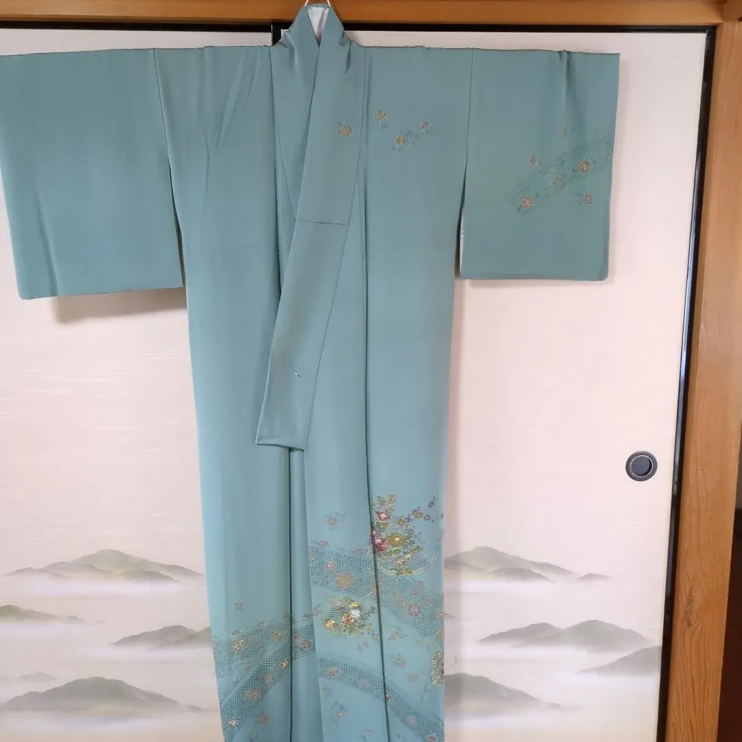 Thumbnail of Visiting Kimono and Obi