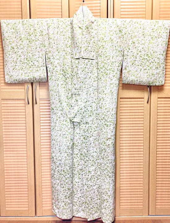 Thumbnail of Kimono, lined, komon (small pattern), small floral pattern