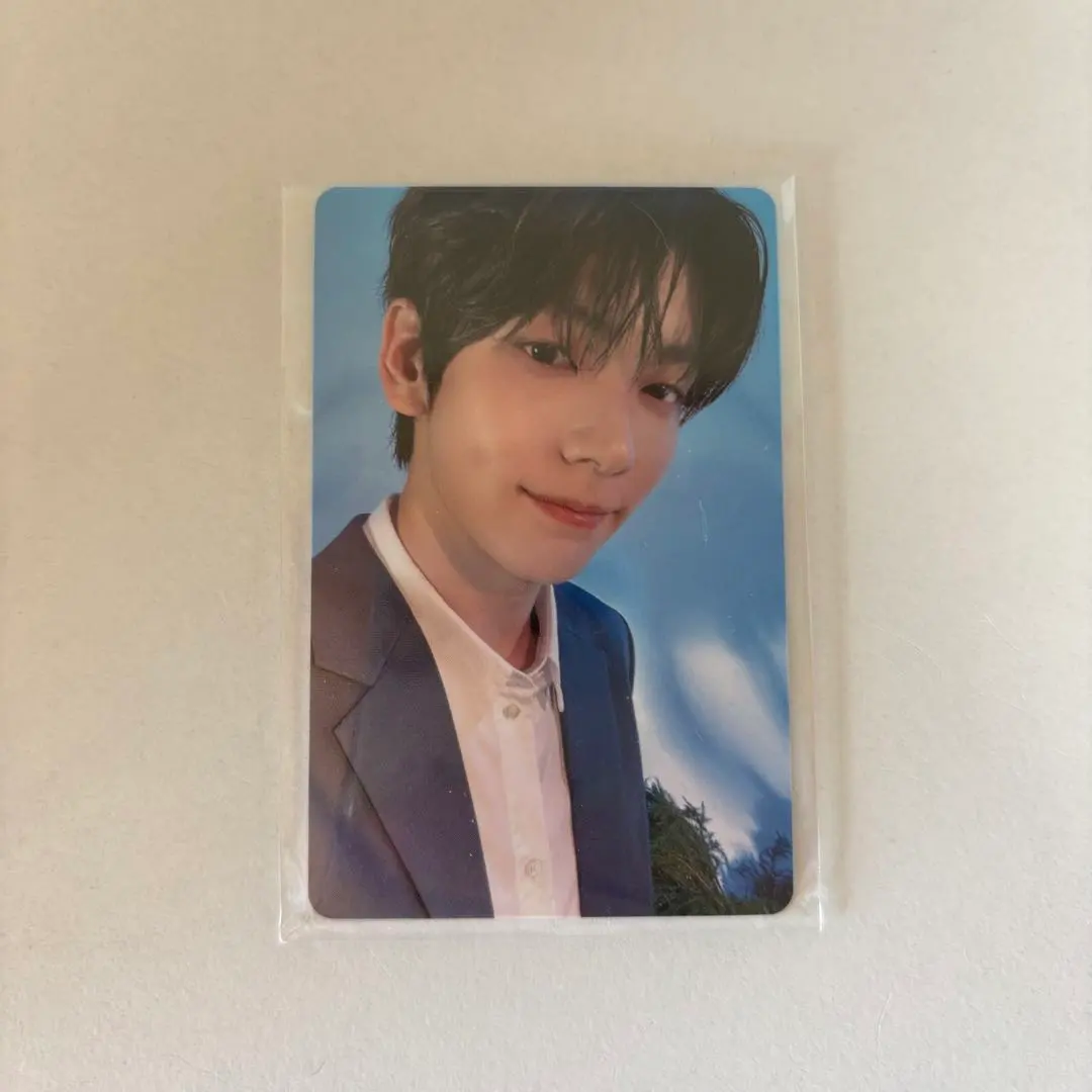 Thumbnail of TXT Hoodie Sweatshirt Photocard Soobin