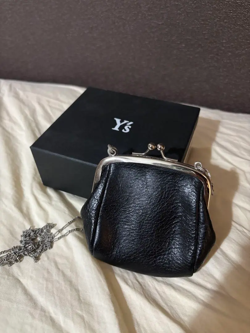 Y's 黒 レザー がま口 チェーン付きコインケース♡(週末価格‼️) 2025年最新】Y's コインケース・小銭入れの人気アイテム - メルカリ
