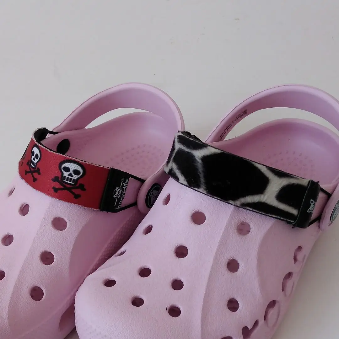 crocs ゼブラ柄 クロッグサンダル 23cm ゼブラ柄 23cm ヒョウ クロックス ブラック シャワーサンダル