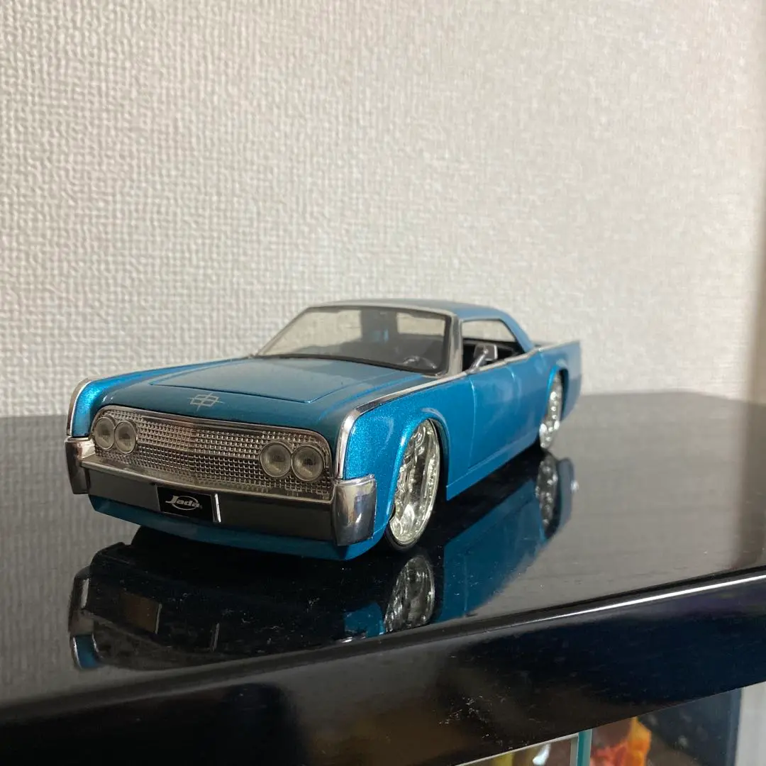 ジャダトイズ 1/18 リンカーン ナビゲーター ブルー ダイキャストモデルカー ジャダトイズ 1/18 リンカーン ナビゲーター ブルー ダイ