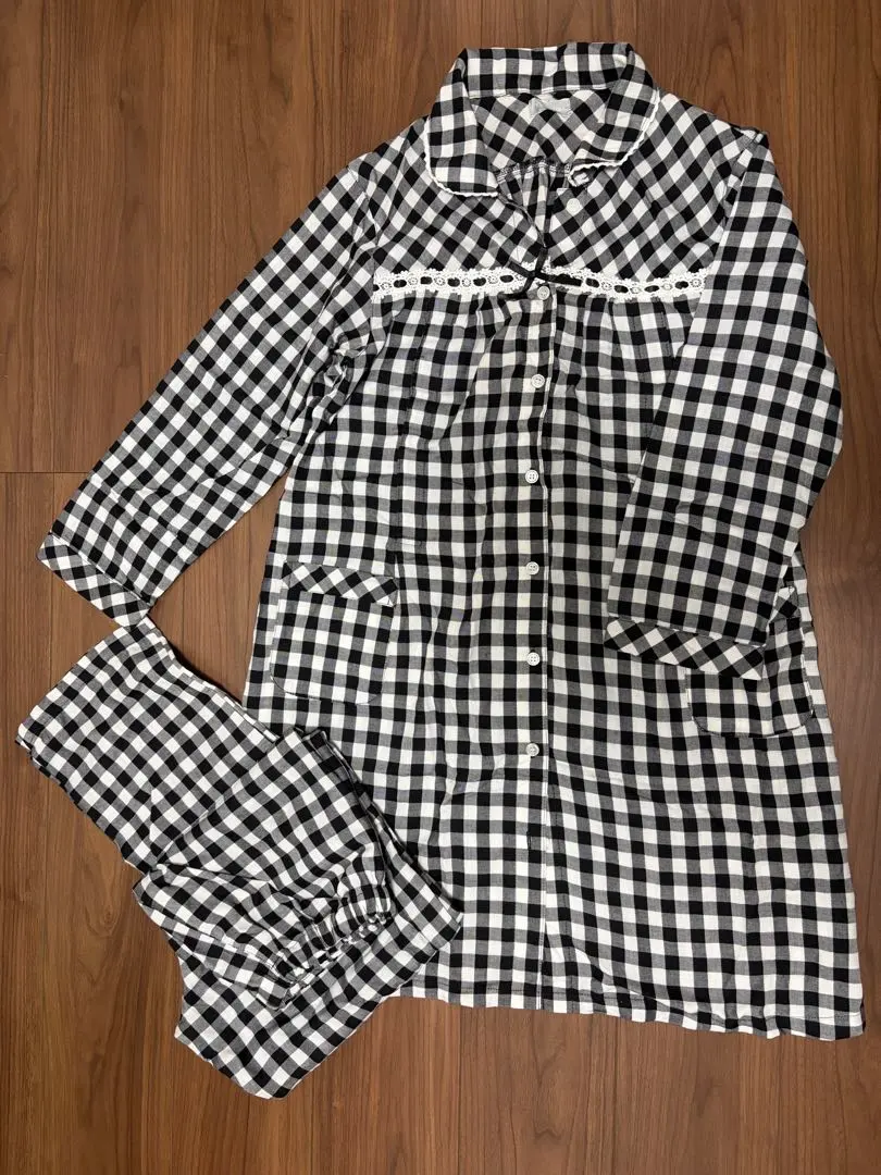 Thumbnail of Maternity pajamas, long sleeve, long pants, size M