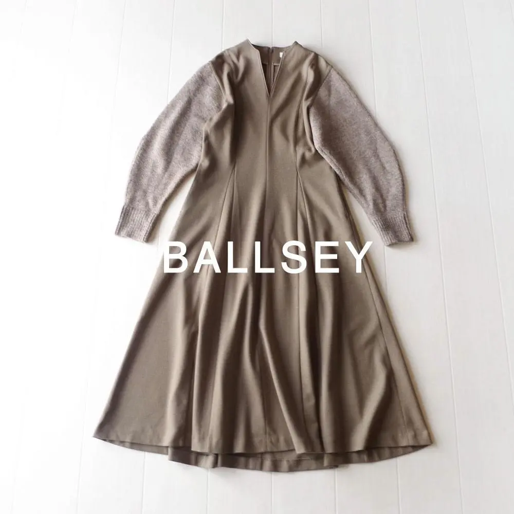 Thumbnail of Excellent condition Tomorrowland Ballsey 33,000 yen wool flare dress 265