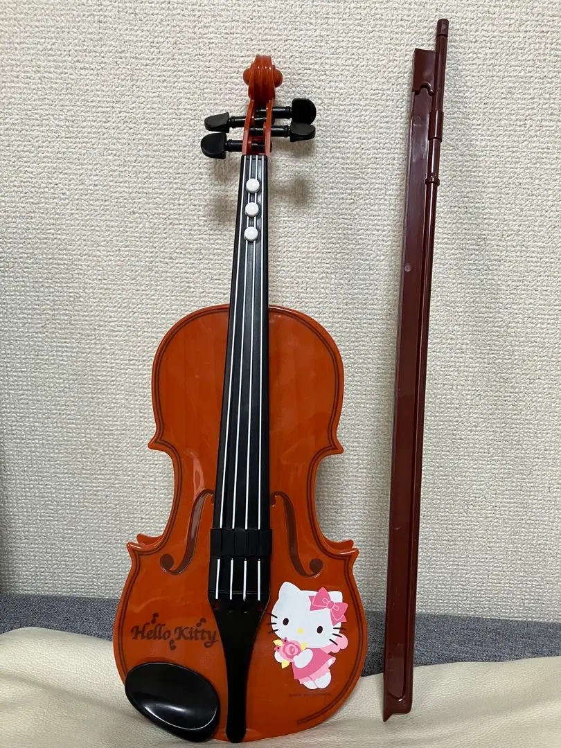 キティ　イチゴのバイオリン Amazon.co.jp: ハローキティ ひけちゃうバイオリン(リニューアル