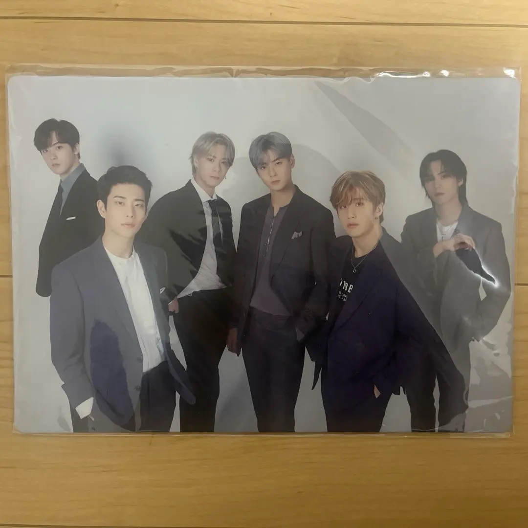 ✴︎ASTRO✴︎2021日本線上粉絲見面會 特別寫真 的縮圖