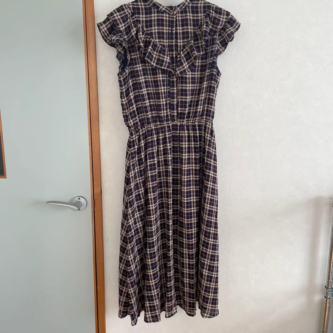 海軍藍格紋荷葉邊無袖連衣裙 的縮圖