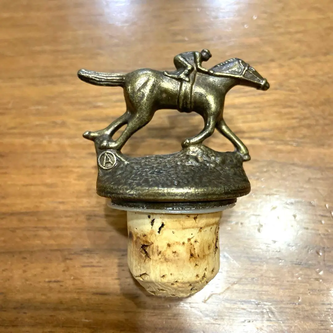 Blanton's ウイスキー空瓶と馬のフィギュア台座セット Blanton's ウイスキーと馬のフィギュアセット - メルカリ