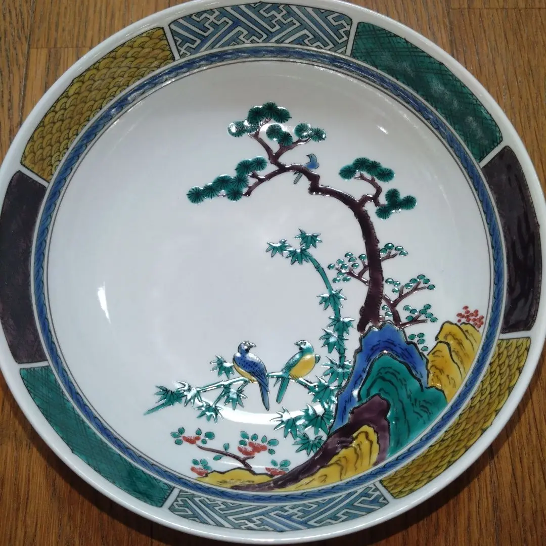九谷焼日展作家山岸雄三　古九谷写　色絵亀甲牡丹蝶牡丹文大皿＆出光美術館本展覧会 2025年最新】山岸雄三の人気アイテム - メルカリ
