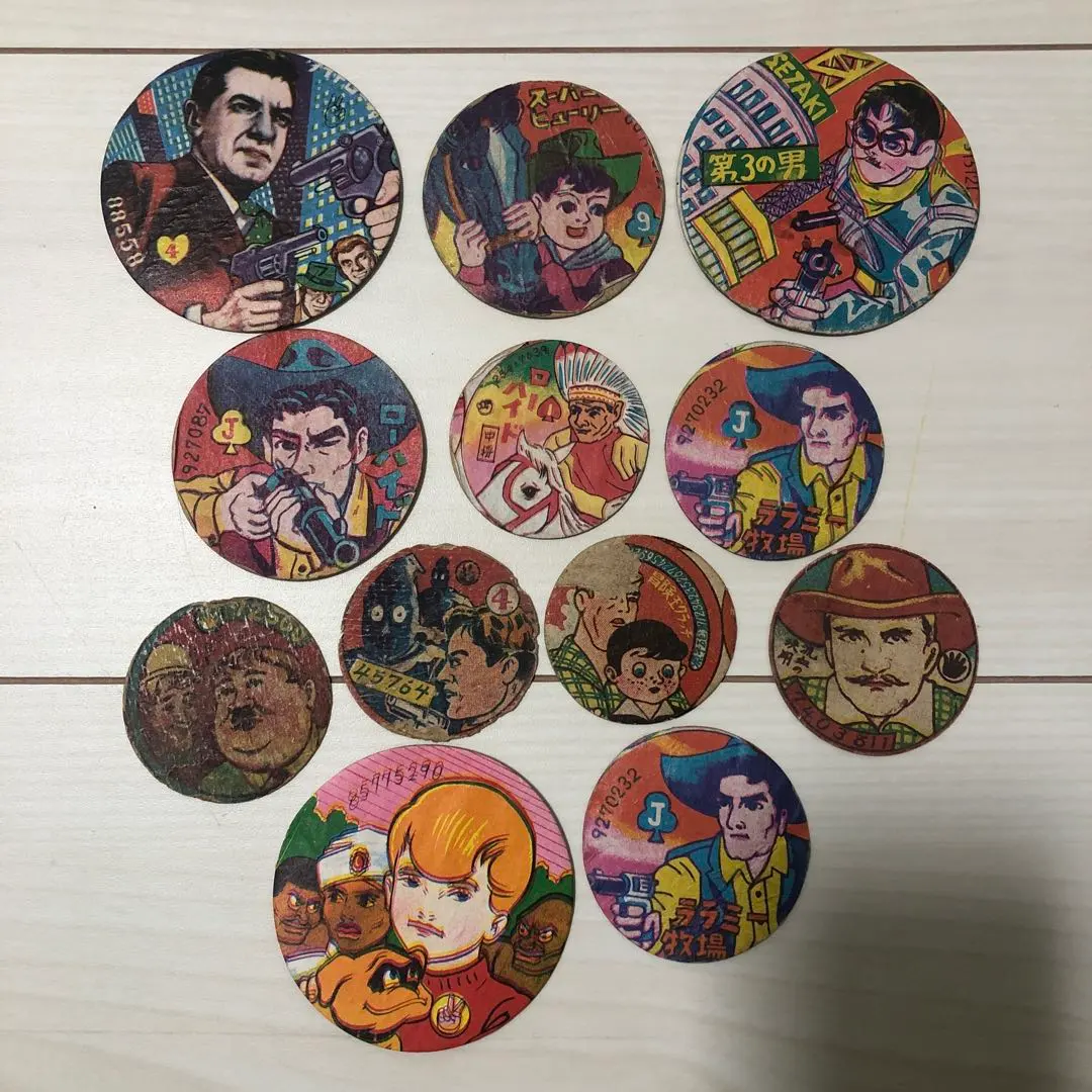 Thumbnail of Showa Retro: Old American Movies, Westerns, etc. Round Menko (Collectible Cards), 12 Pieces