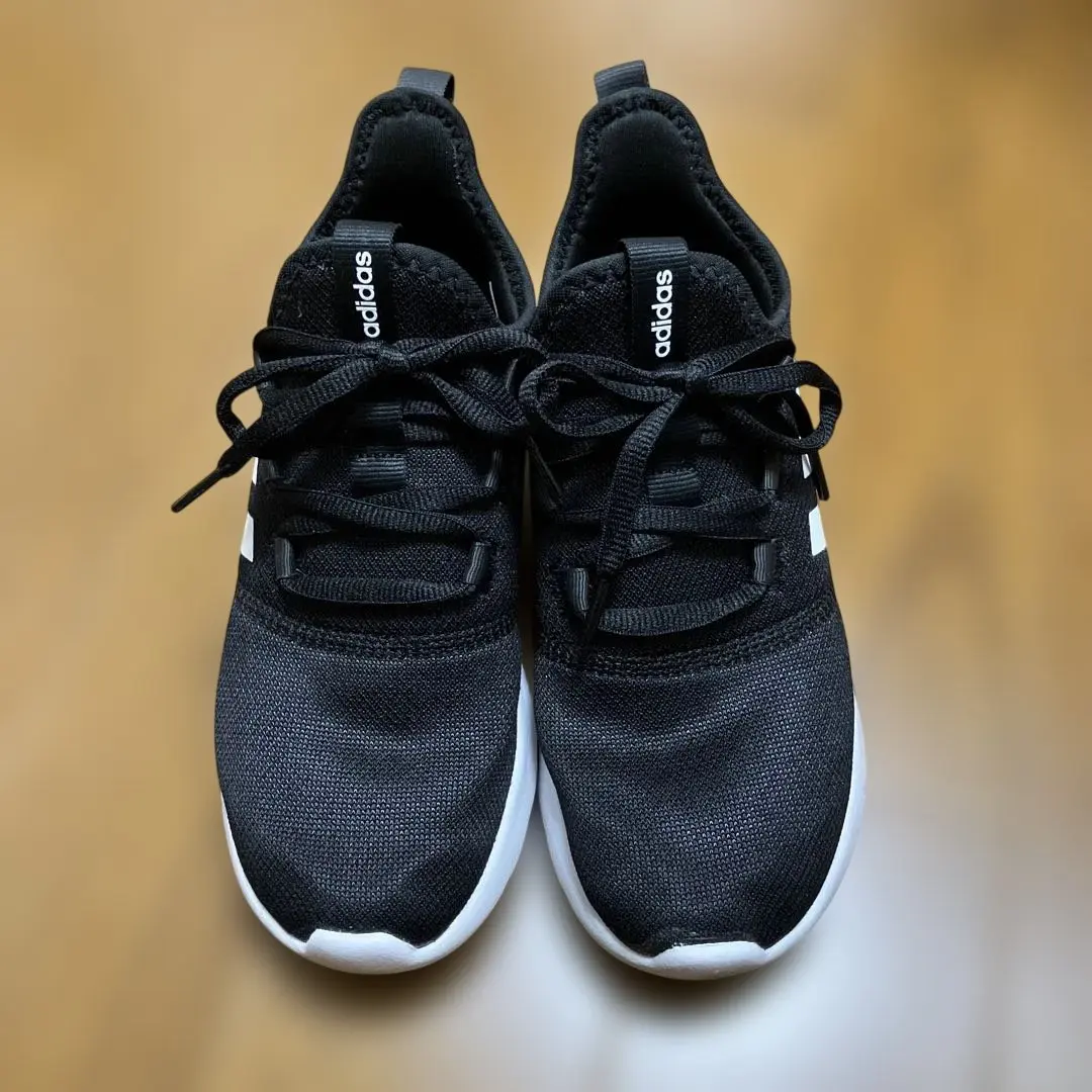 愛迪達 女款運動鞋 的縮圖