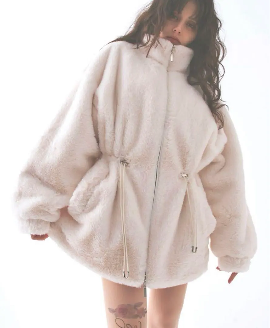 新品タグ付きmuguetvolumefakefurcoatアイボリー 新品タグ付きmuguetvolumefakefurcoatアイボリー