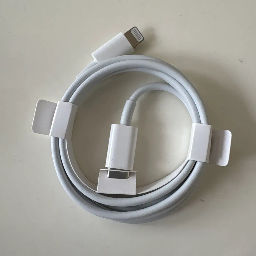 Thumbnail of White Lightning cable, standard size