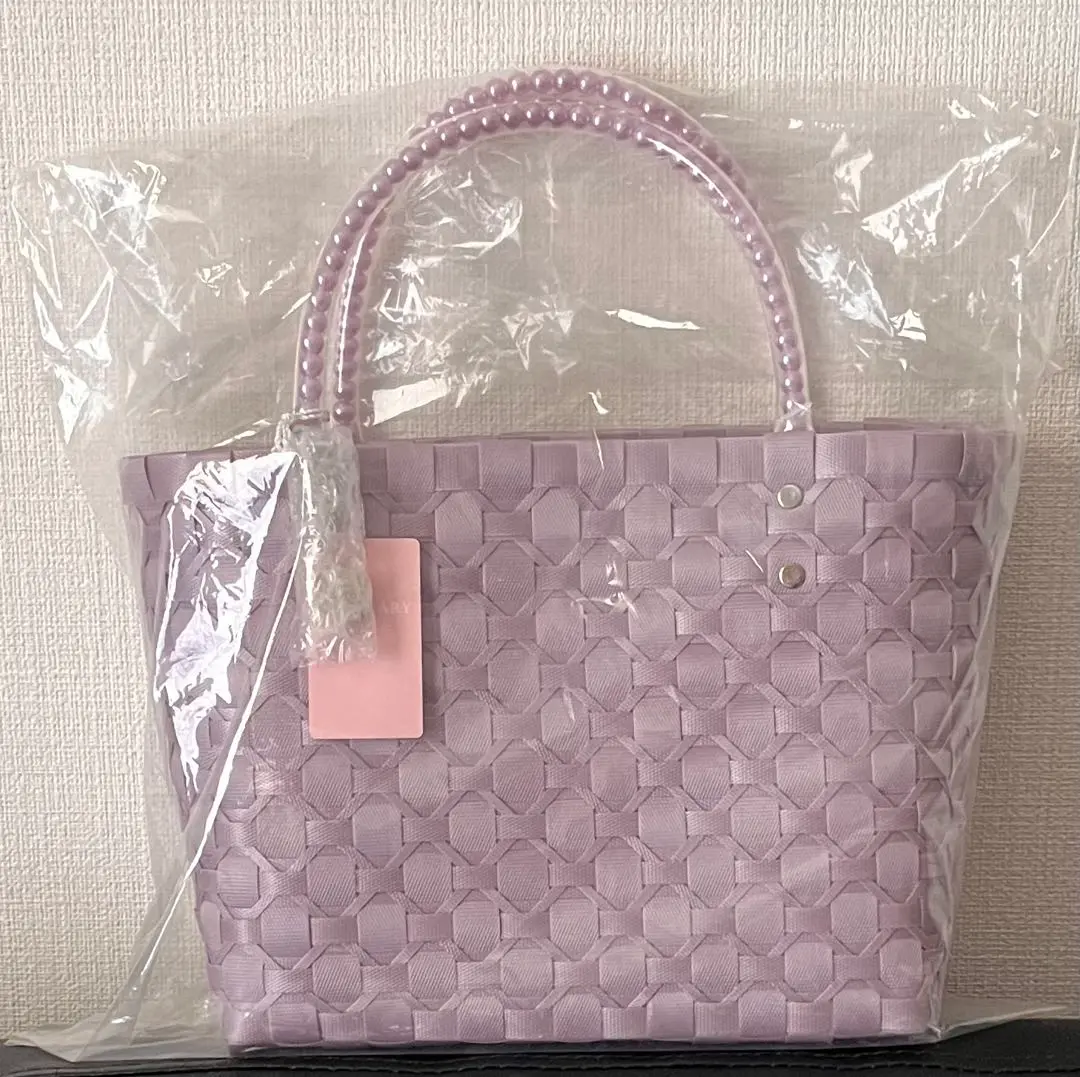 新品 FEILER フェイラー トートバッグ ストロー バッグ　かごバッグ FEILERのフリマアイテム一覧