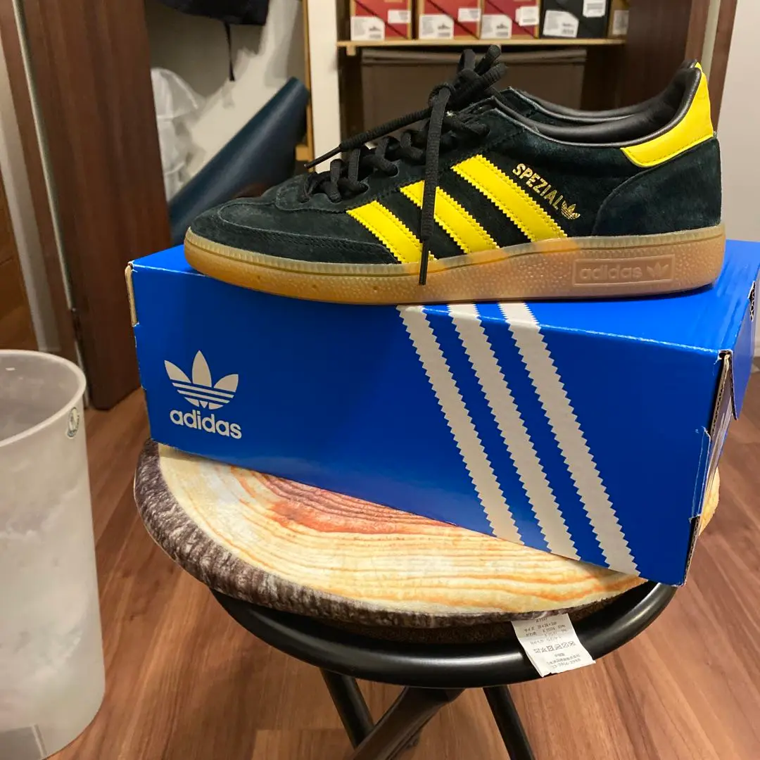 【極美品】アディダス ハンドボール スペツィアル ブラック イエロー ヌバック adidas Originals アディダス オリジナルス スニーカー HANDBALL