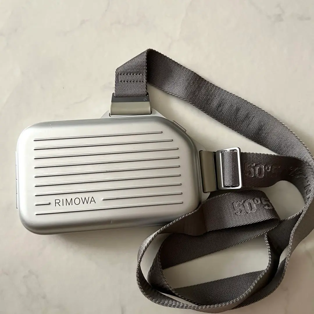 極美品 RIMOWA 2WAY ショルダーバッグ サルサ グレー 極美品 RIMOWA 2WAY ショルダーバッグ サルサ グレー