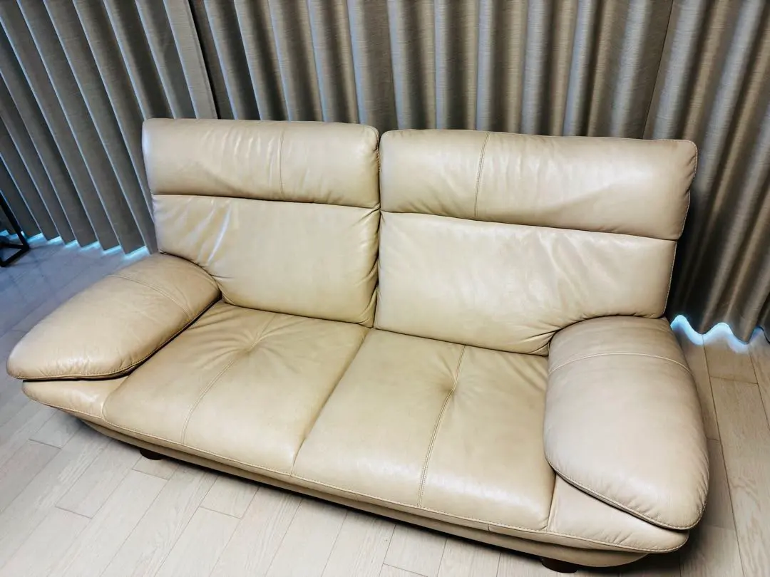 【最終値下げ。20日までの出品】カリモク　ベージュ 本革 ソファ 3人掛け karimoku カリモク家具 ZU3403 本革 3人掛けソファ 3シーター