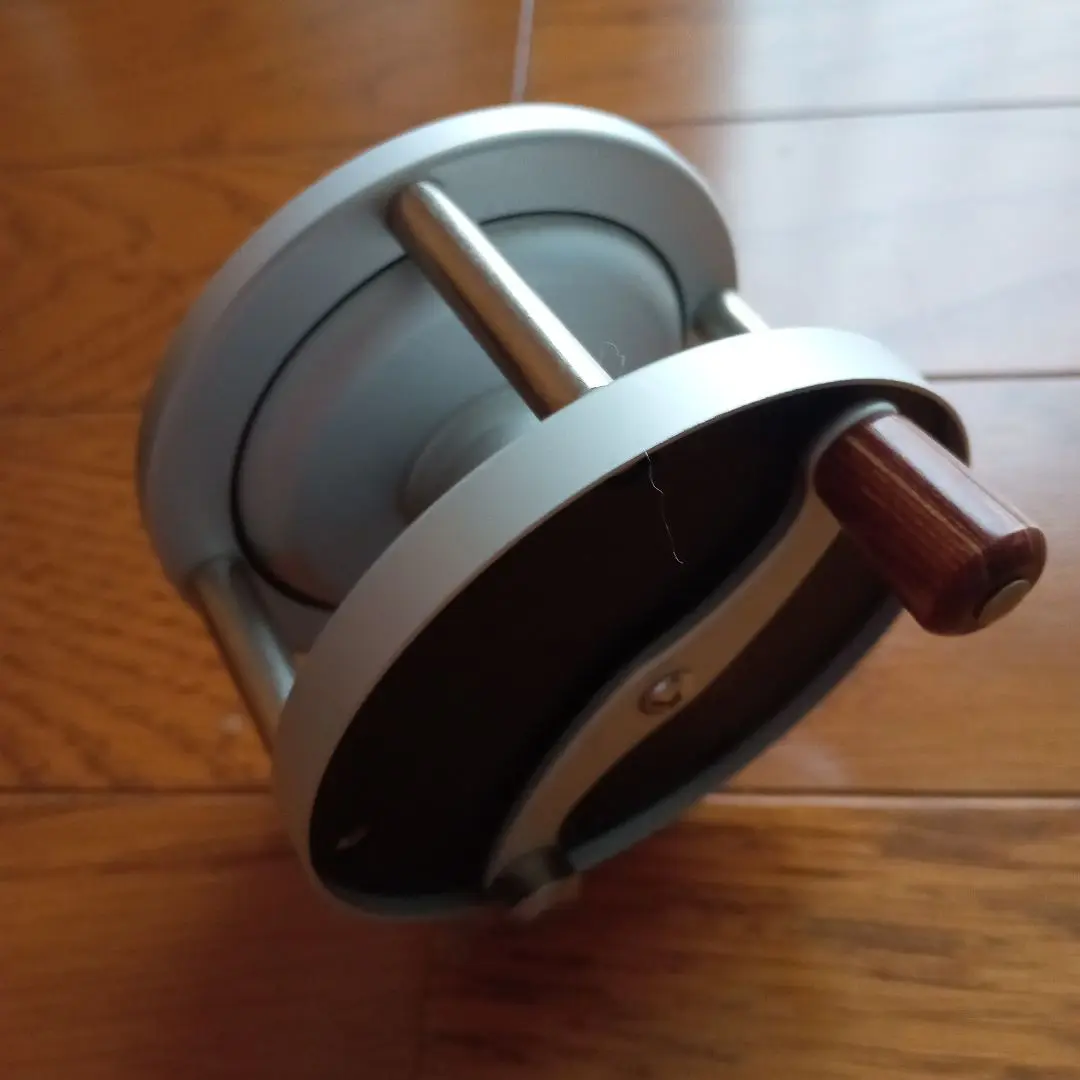 高品質 フライリール シルバー アルミニウム製 木製ハンドル Amazon.co.jp: フライリール、フライフィッシングリールフライ