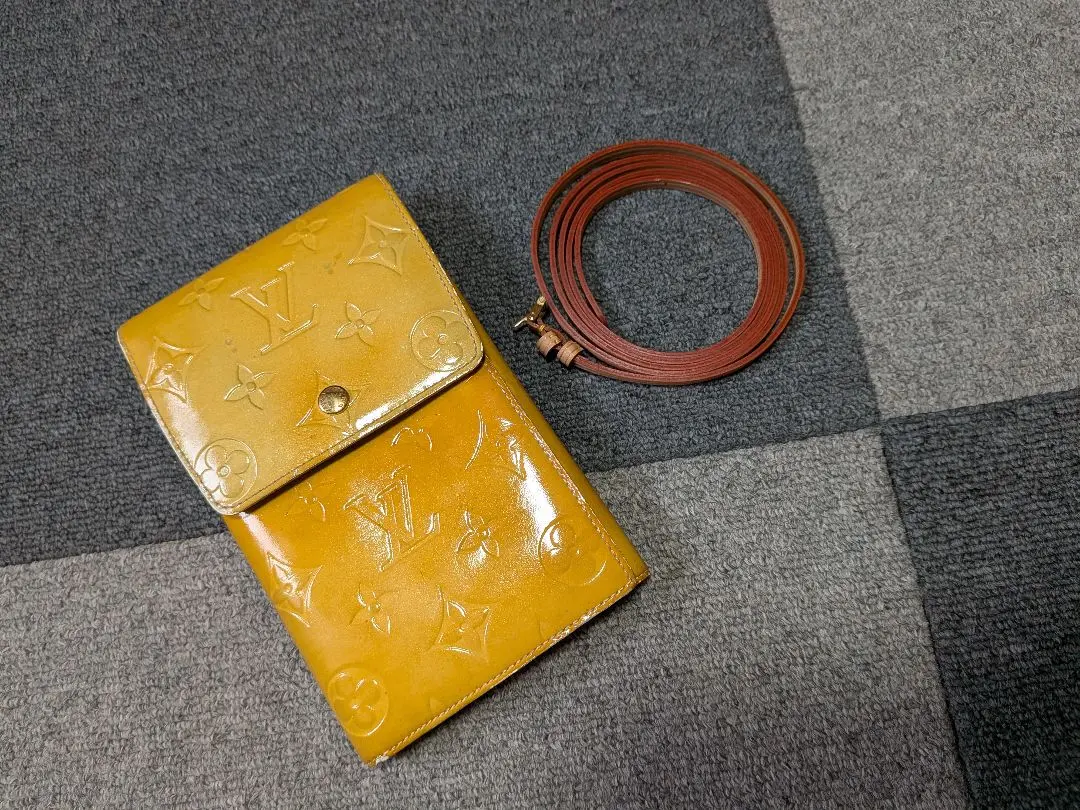 LOUIS VUITTON ルイヴィトン ヴェルニ ウォーカー ポシェット 財布 ルイヴィトン LOUIS VUITTON ヴェルニ ウォーカー 三つ折り財布