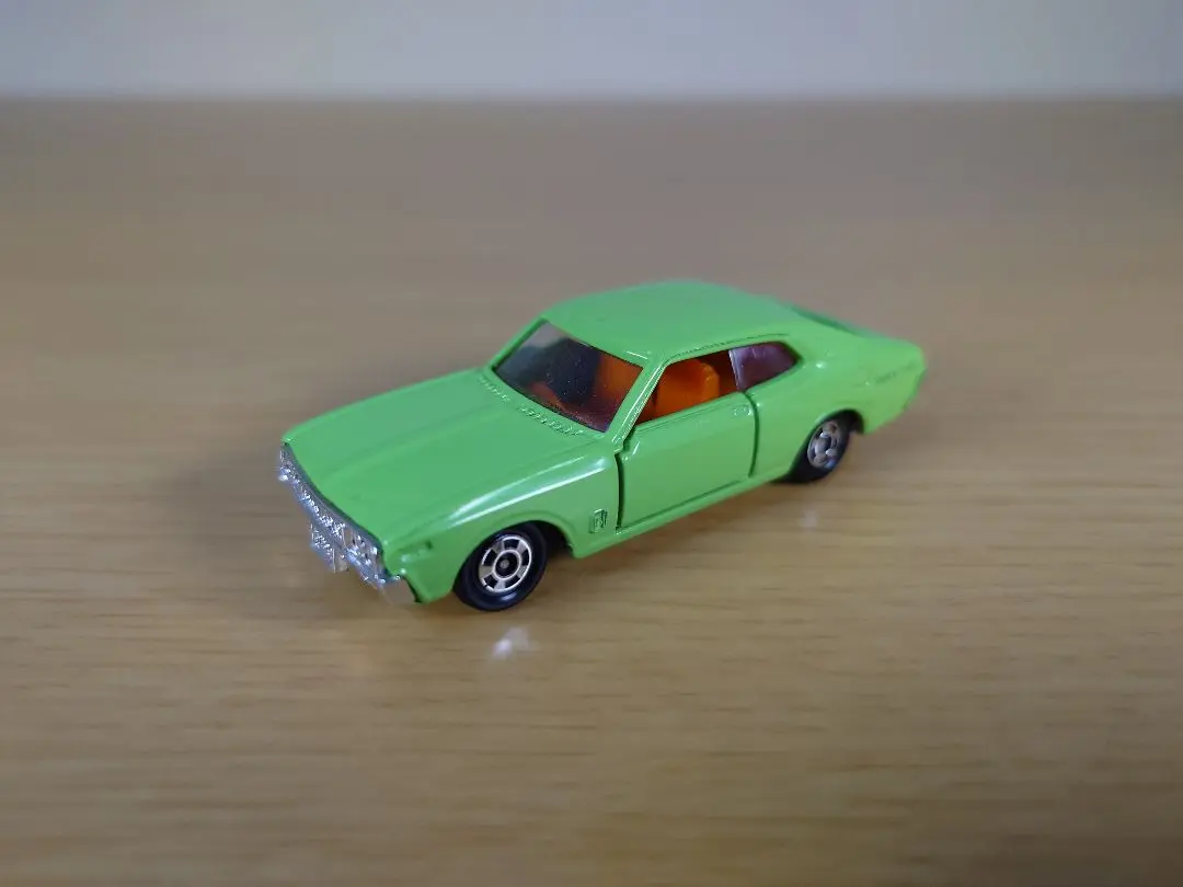 TOMY トミカ　74 黒箱　日産ローレル(緑/白シート) トミカ 黒箱 74 日産ローレル2000SGX 日本製の通販 by すみれ