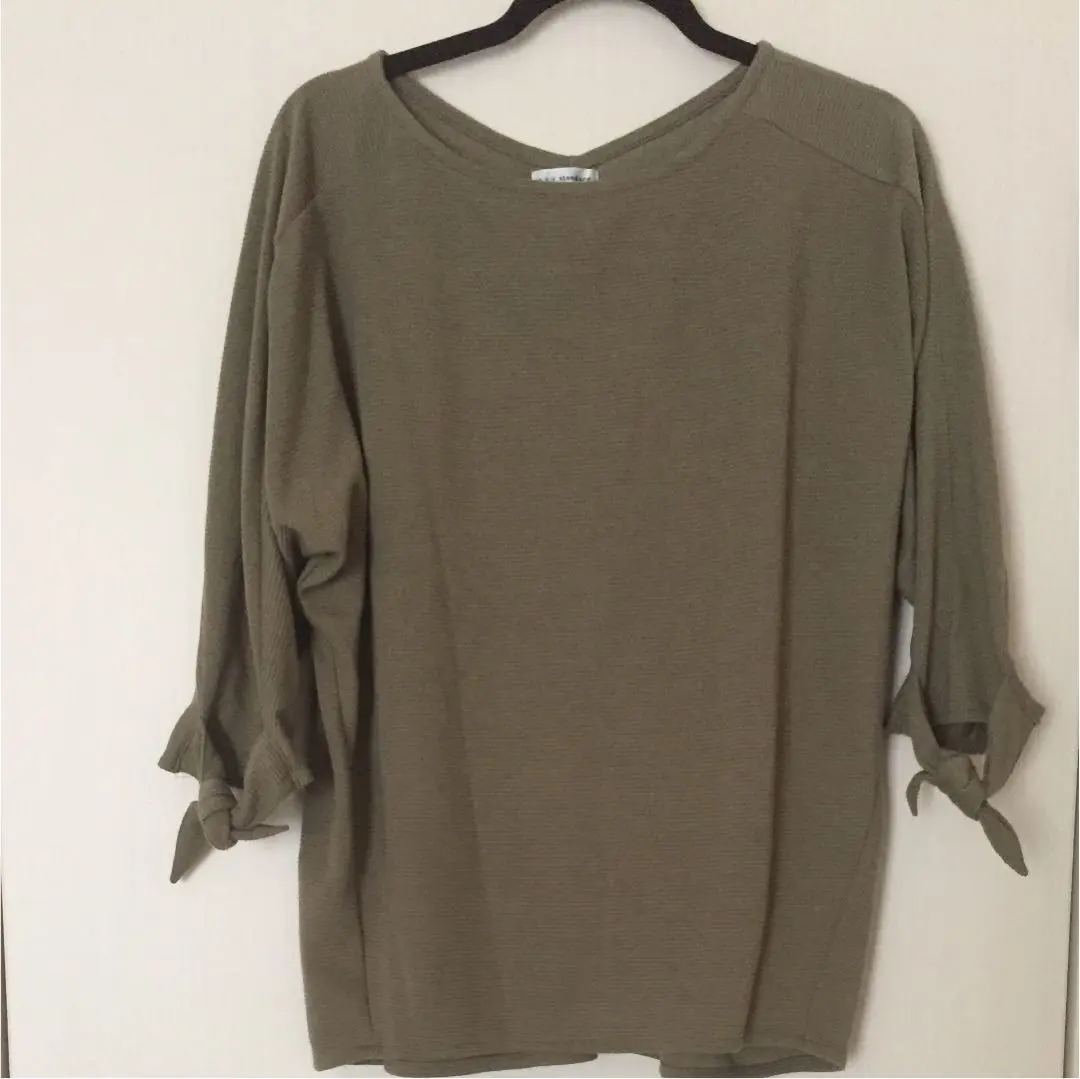 女裝 上衣 的縮圖