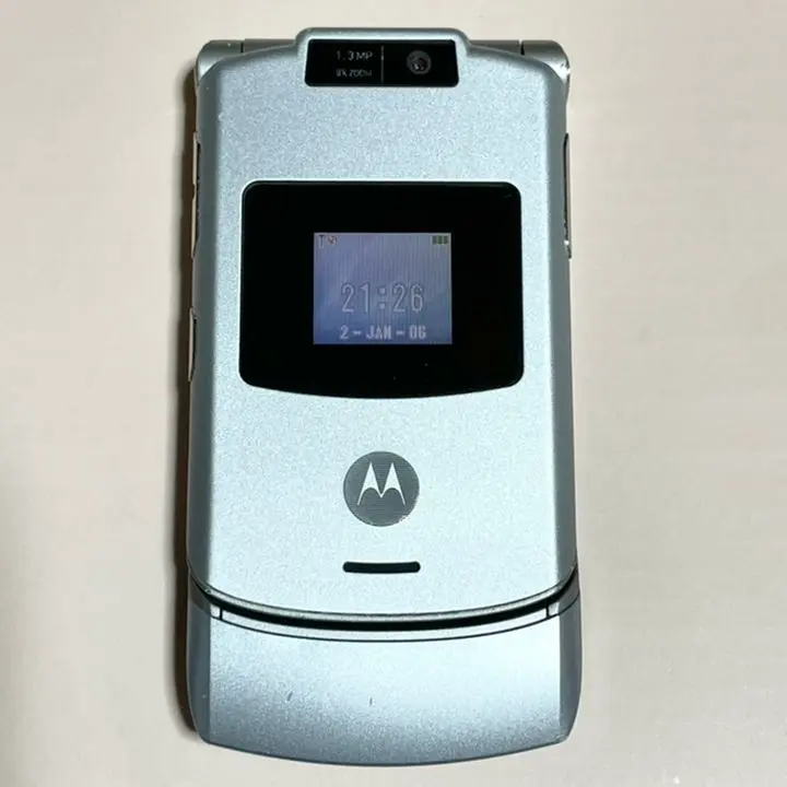 docomo FOMA M702iS RED 変換アダプタ付き 【匿名配送】 値下げ docomo FOMA M702iS RED 貴重な変換アダプタ付き - メルカリ
