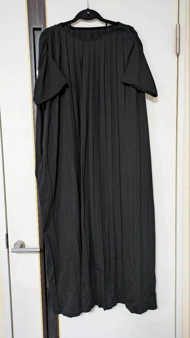 Thumbnail of Black Short Sleeve Pleated Long Dress, F Size