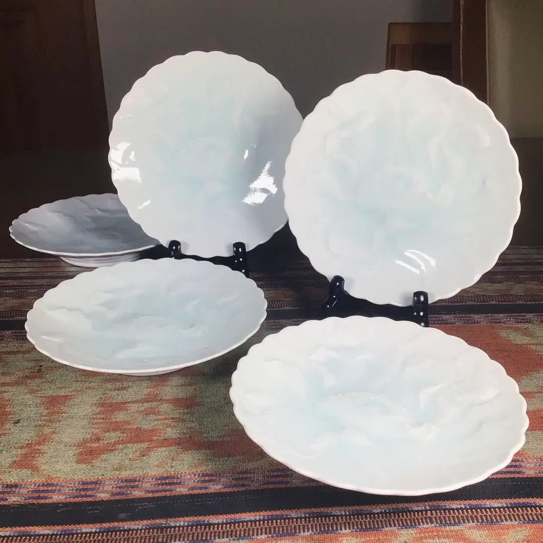 2454 有田焼　其泉作　青白磁牡丹彫　盛皿　未使用 青白磁牡丹彫【小皿揃(5枚)】 — 賞美堂本店オンラインショップ