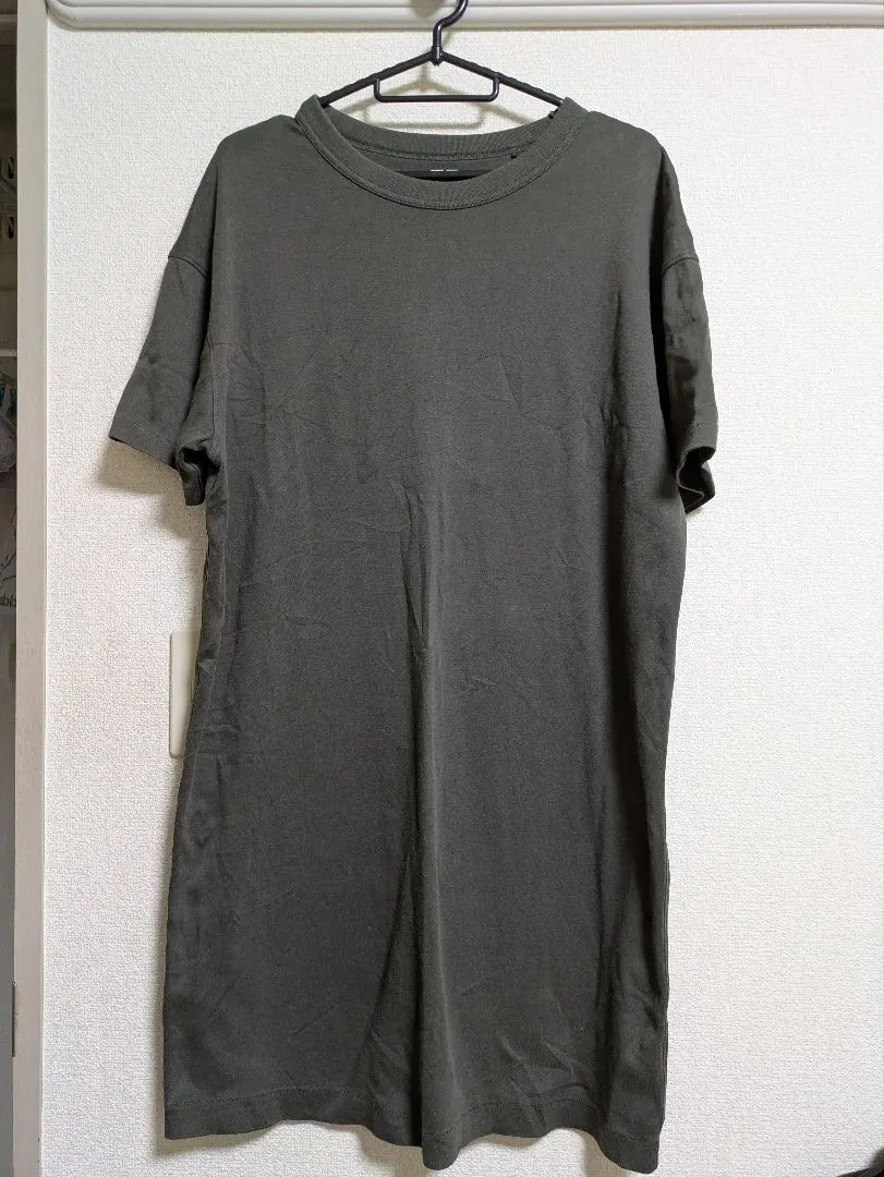 Thumbnail of Olive green short-sleeved knee-length dress