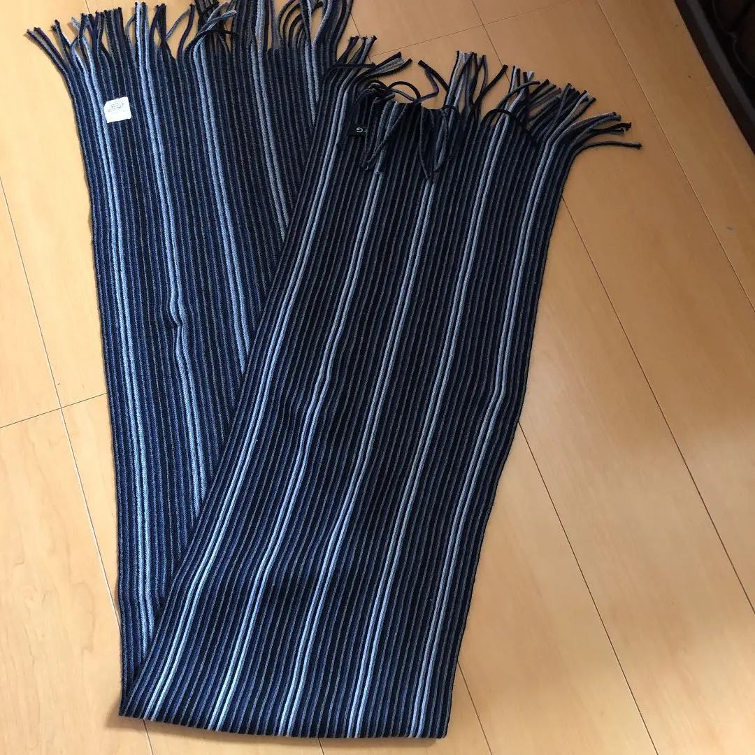 Thumbnail of Price reduced! ❣️ enter G Onward Kashiyama men's muffler