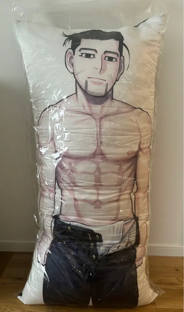 新品未開封　受注生産　抱き枕　尾形百之助 ゴールデンカムイ Amazon.co.jp: ジャンショップ限定 完全受注生産 ゴールデン