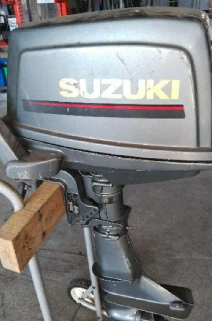 Endangered species] Suzuki DT8 2-stroke outboard motor was