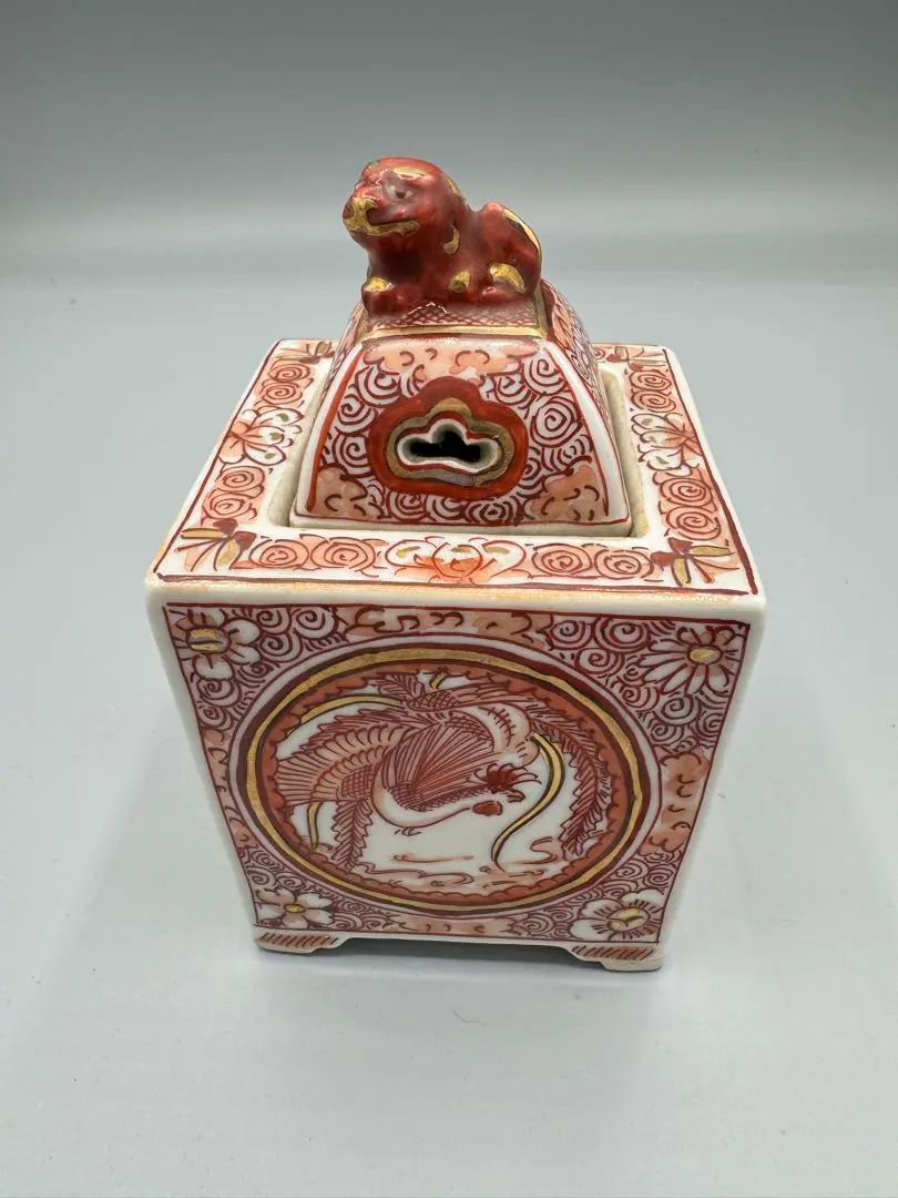 Thumbnail of Kutani ware incense burner, Yoshida kiln, with lion-shaped knob and lid, from the storehouse, Kutani Yukichi