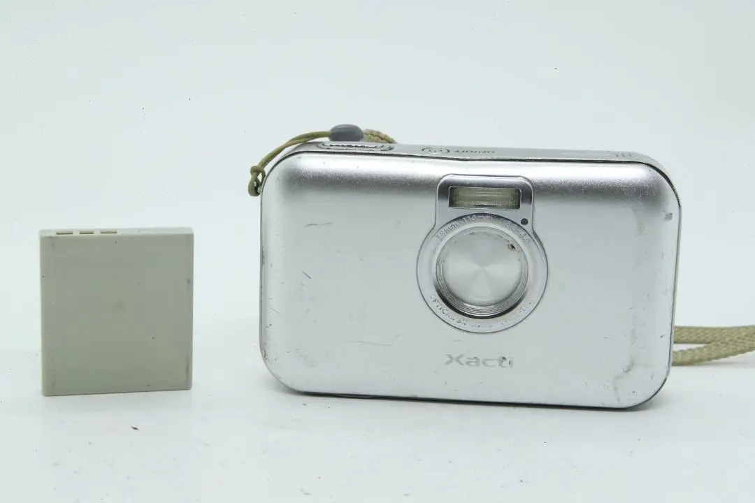 【動作確認ＯＫ】SANYO Xacti　DSC-E6 動作確認OK】SANYO Xacti DSC-E6 デジタルカメラ