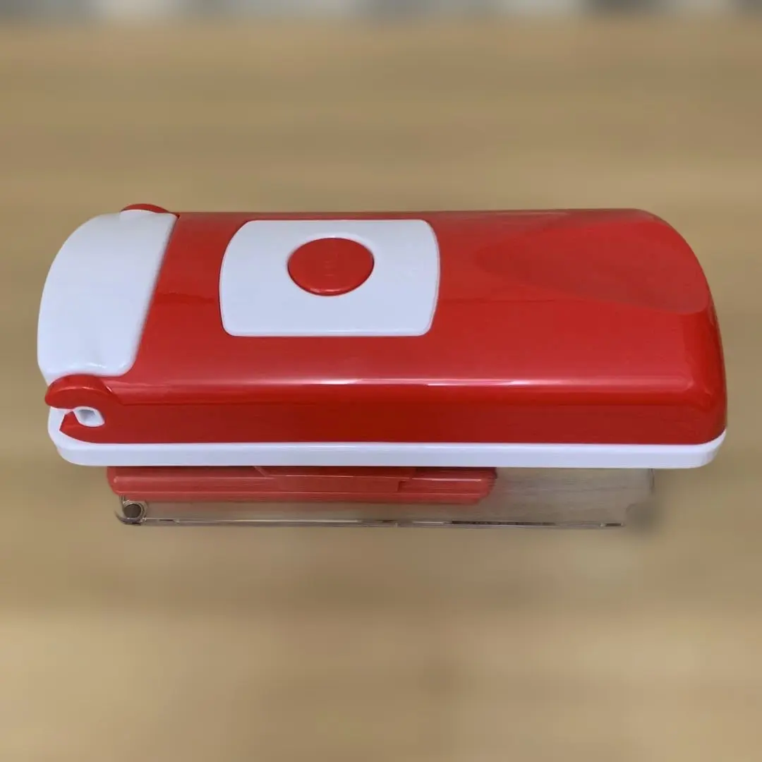 【未使用】降價食物切碎機 紅色與白色 的縮圖